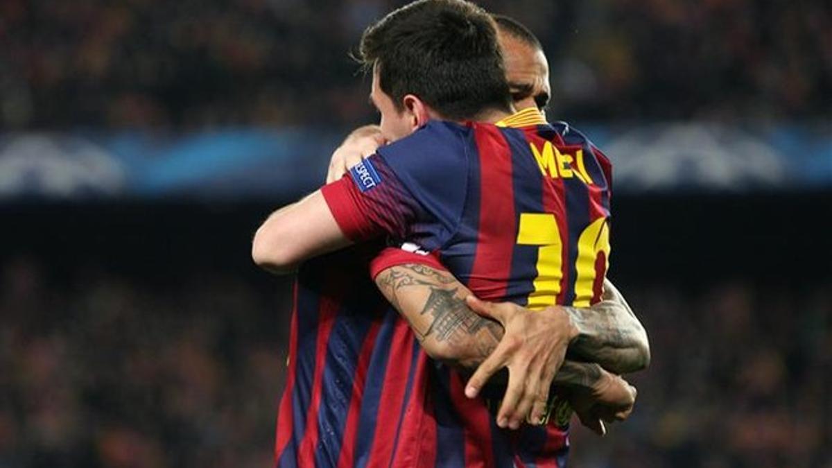 Messi y Alves se entienden a la perfección