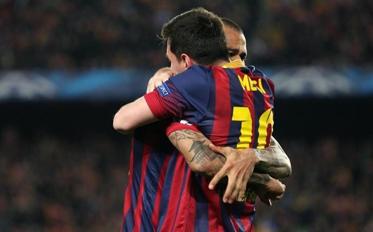 Messi y Alves se entienden a la perfección