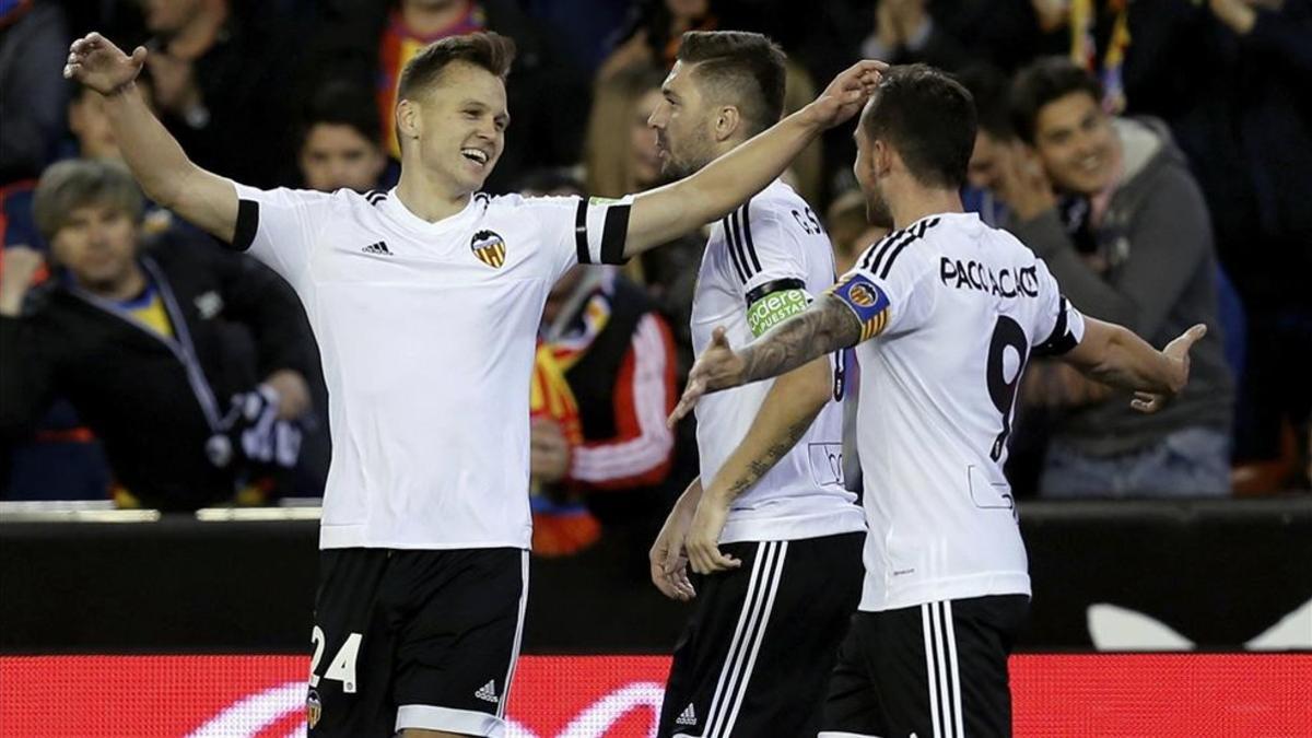 Cheryshev celebrando un gol durante su primera etapa che