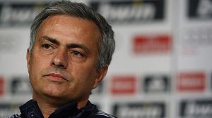 Mourinho: Sortiré sol al Bernabéu a les 21.20 per si em volen xiular