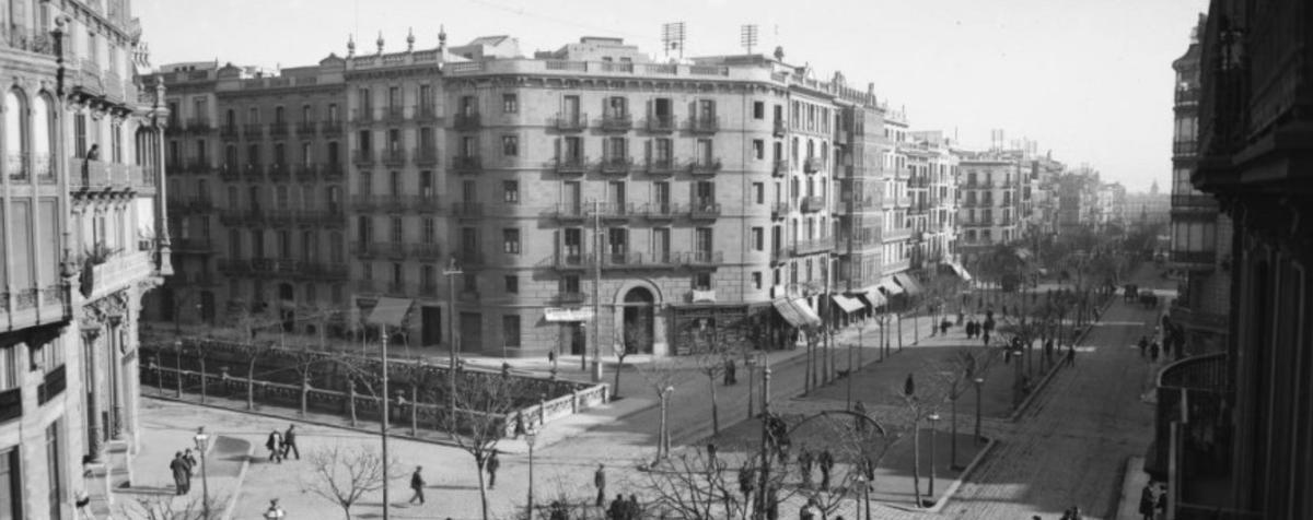 La Rambla de Catalunya con Aragó, en 1920.