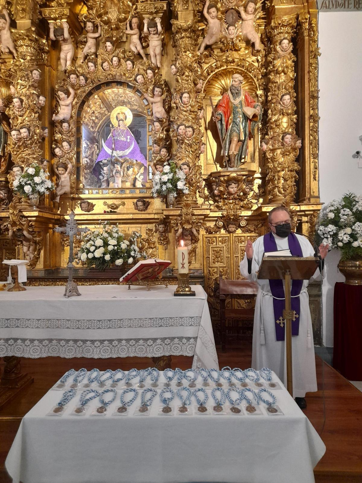 Medallas en el santuario.