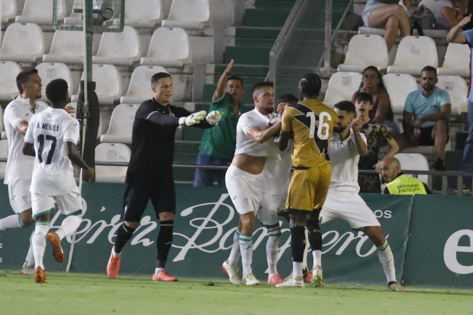 El Córdoba de Segunda se presenta ante su afición