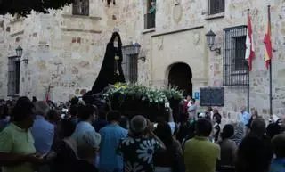 Zamora arropa a la Soledad