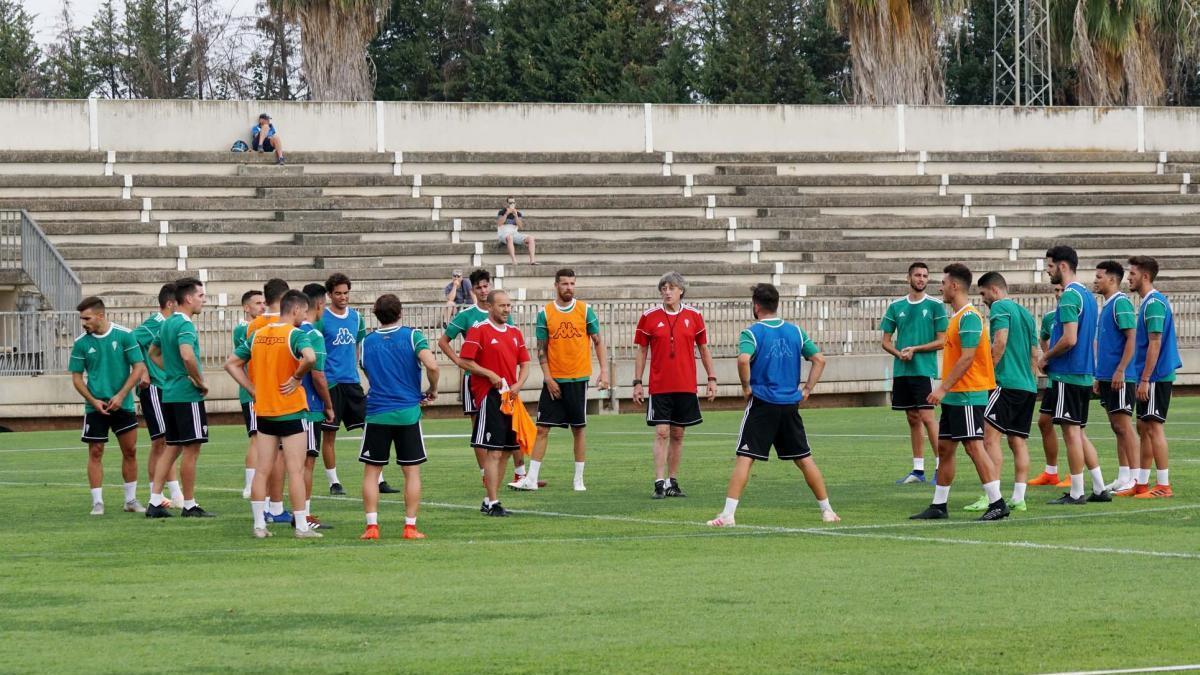 El trabajo físico marca el primer día de entrenamientos del Córdoba