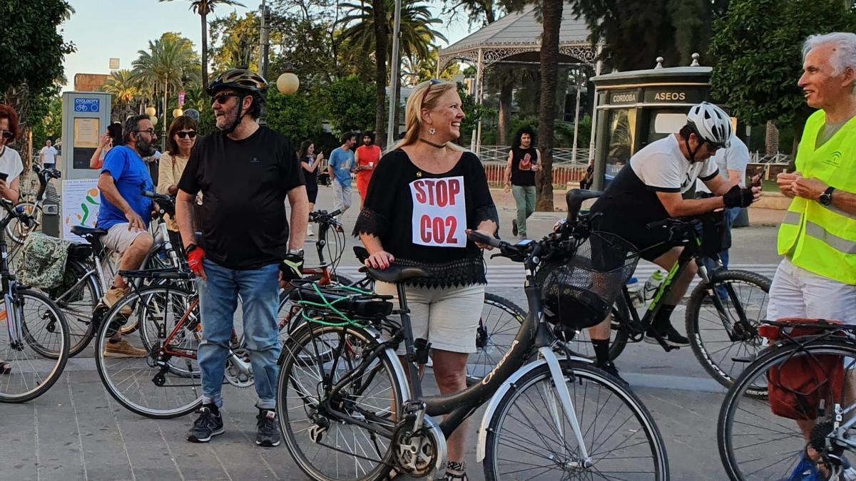 Podemos acusa al gobierno municipal de favorecer más el uso de vehículos a  motor que de la bici - Diario Córdoba