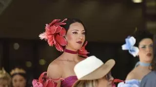 Murcia honra a su Patrona con una lluvia de flores y confeti