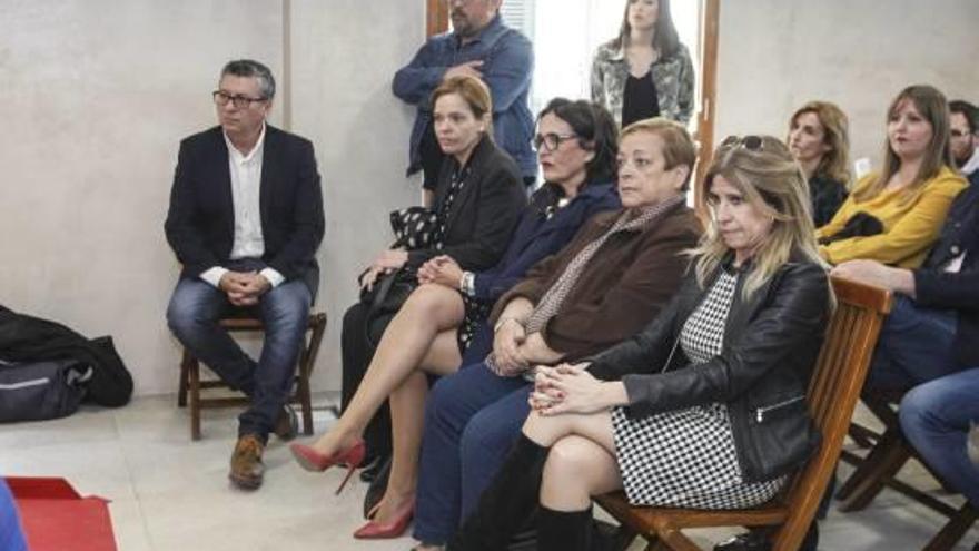 Los concejales Fernando Marcos, Gloria Vara, Sofía Morales y Eva Montesinos, entre otros, ayer durante la comparecencia de Echávarri.
