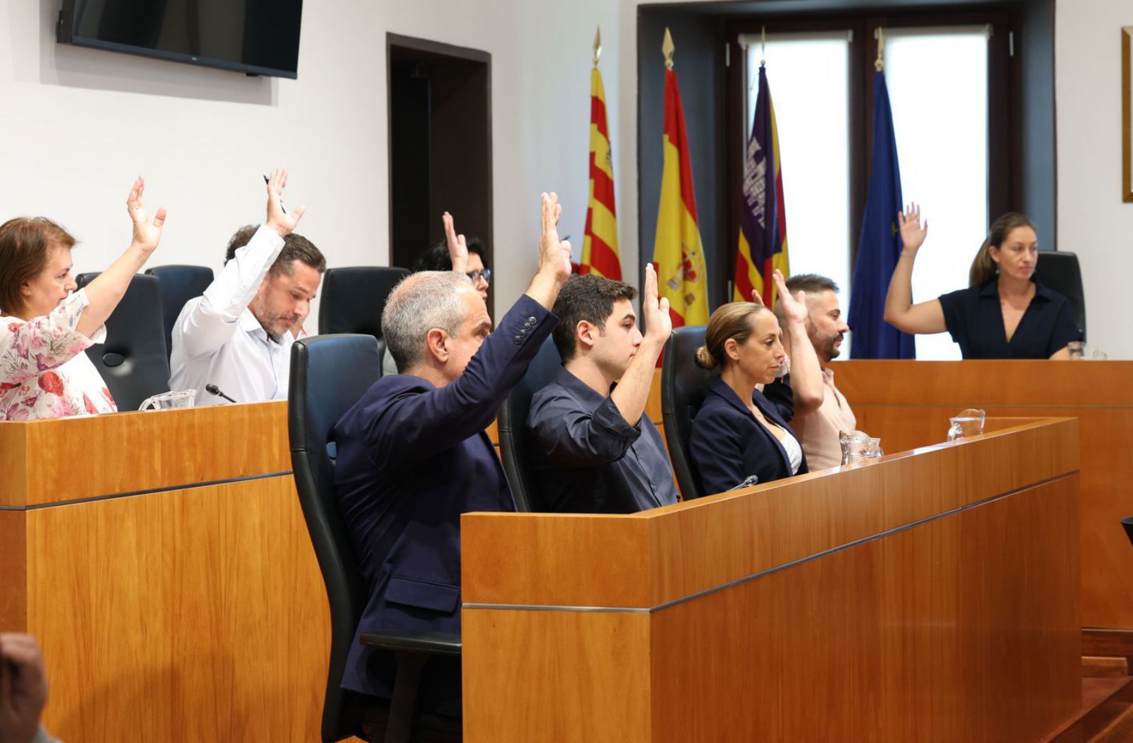 La bancada del PP este lunes durante el pleno municipal en Can Botino, la sede del Consistorio.