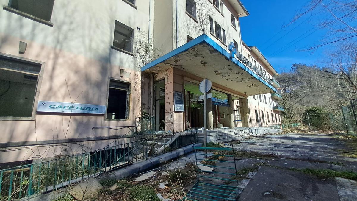 El deterioro del viejo hospital de Mieres
