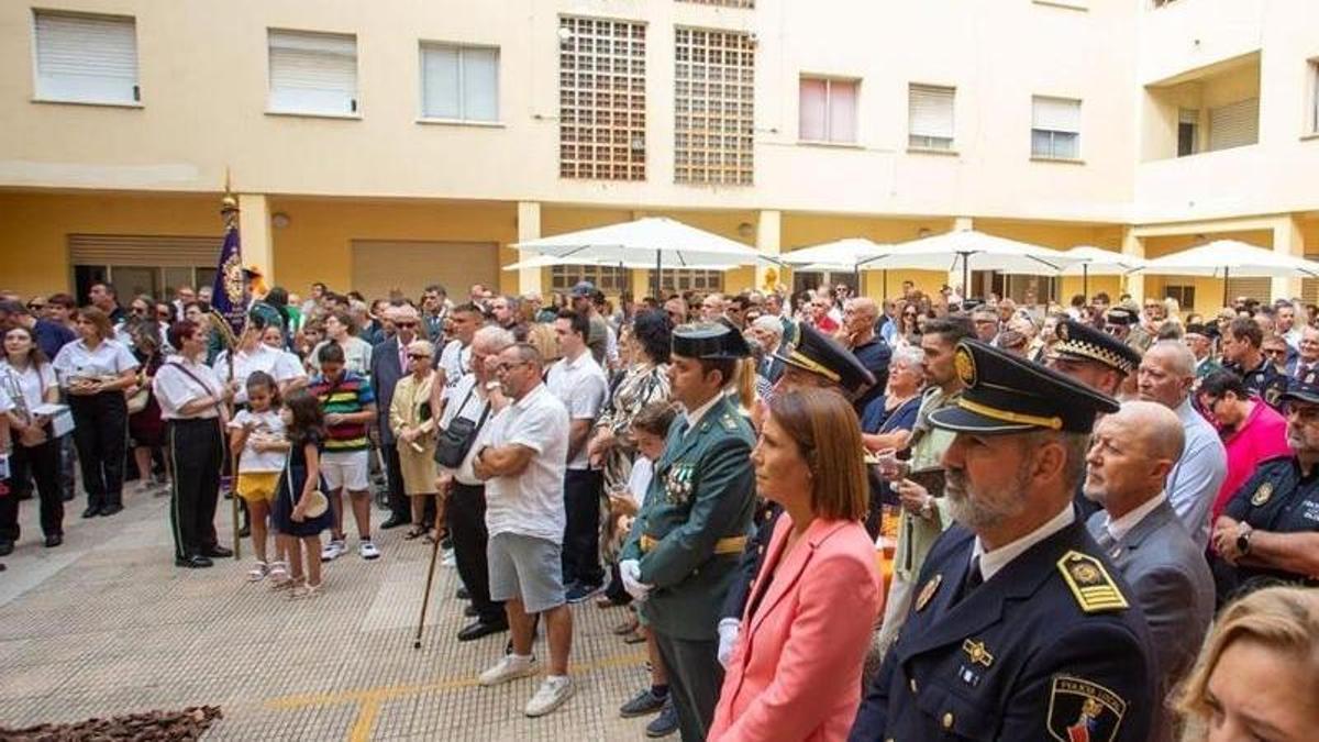 El cuartel de la Guardia Civil de Oliva, en una jornada del 12 de Octubre.
