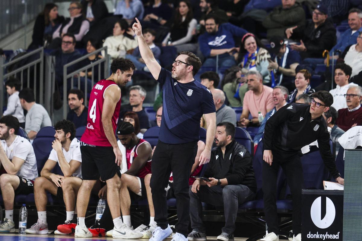 EN IMÁGENES: El Alimerka Oviedo Baloncesto se impone por 92-80 al Caesa Cartagena en el Palacio de los Deportes