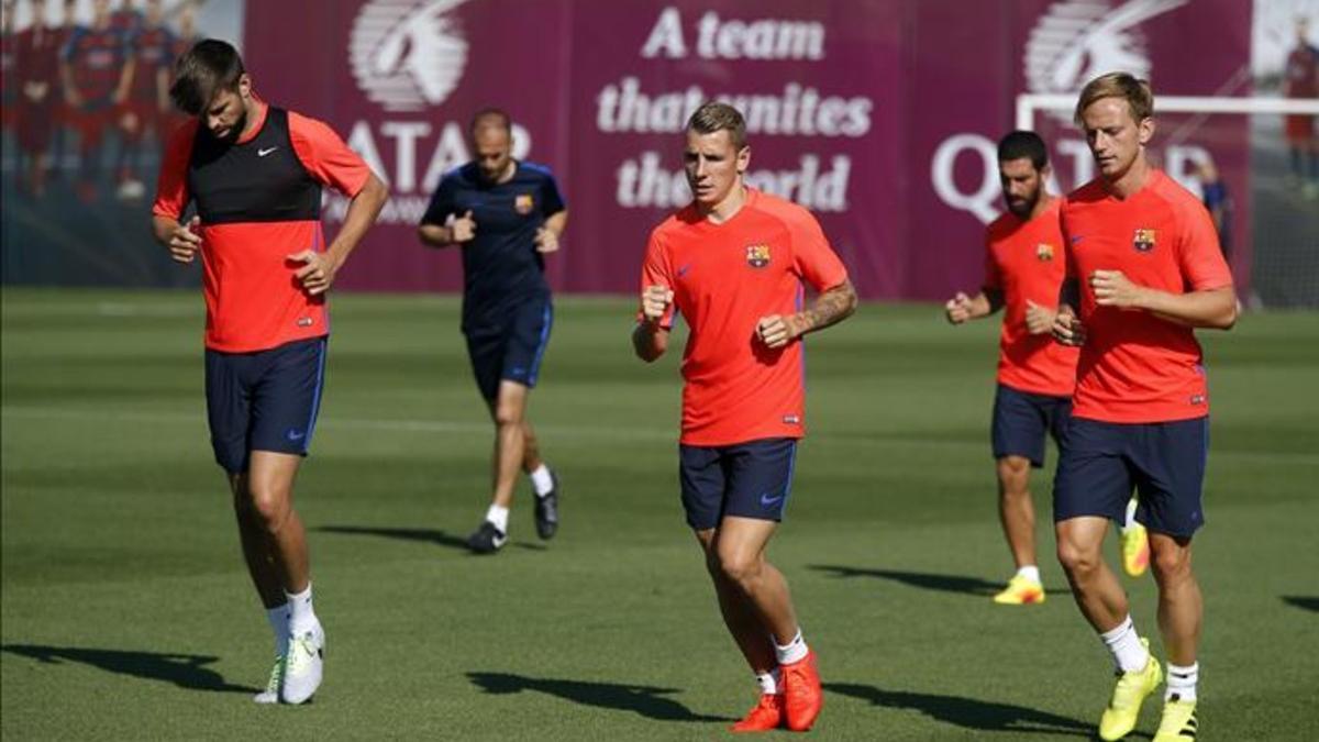 Lucas Digne se siente muy a gusto en el vestuario del FC Barcelona