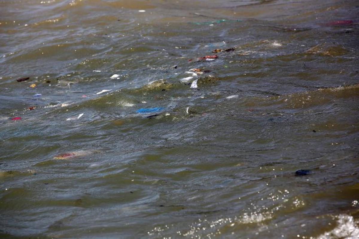 Els oceans acumulen més 3,2 milions de tones de plàstics flotants