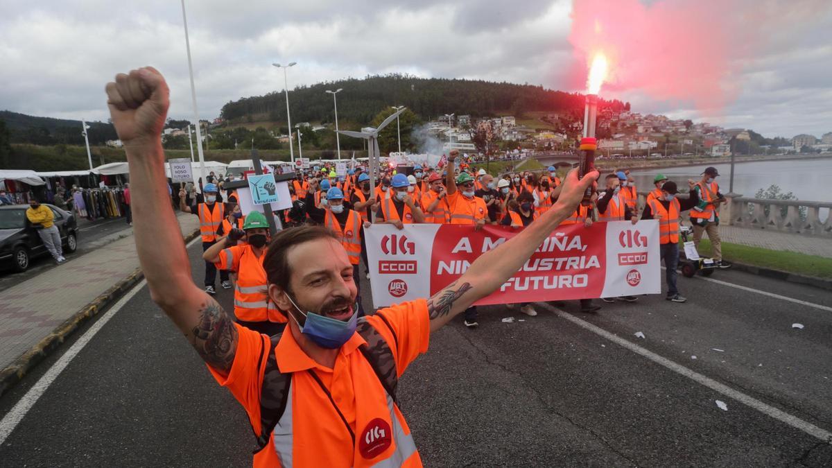 Manifestación por el futuro industrial de la comarca de A Mariña lucense.