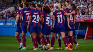 Las jugadoras del Barça celebran uno de los goles contra el Villarreal.