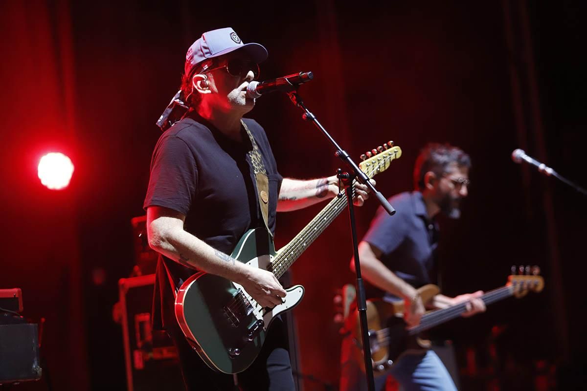 El concierto de Andrés Calamaro en la Axerquía, en imágenes