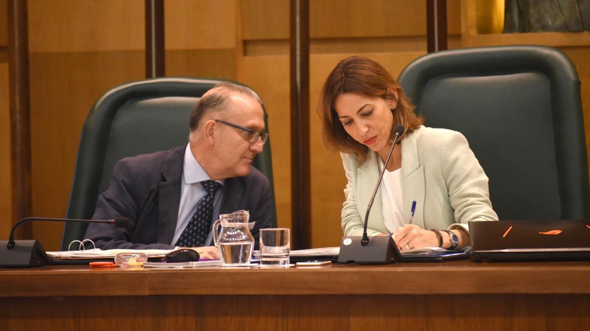 Luis García-Mercadal, junto a Natalia Chueca.