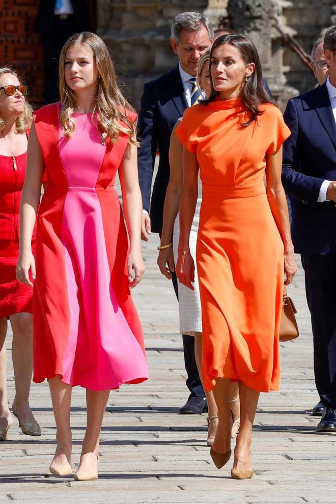 Muy guapas y coordinadas, la reina Letizia y la princesa Leonor