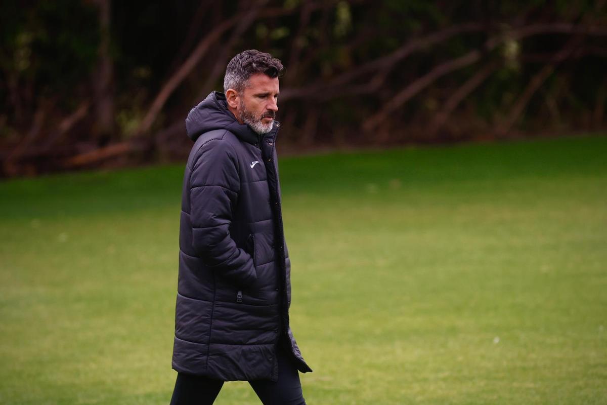 Iván Ania, durante una sesión de trabajo en la Ciudad Deportiva.