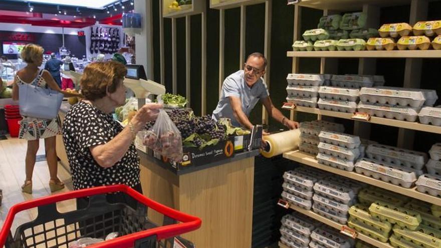 Reapertura del Supermercado Spar en la calle Eusebio Navarro