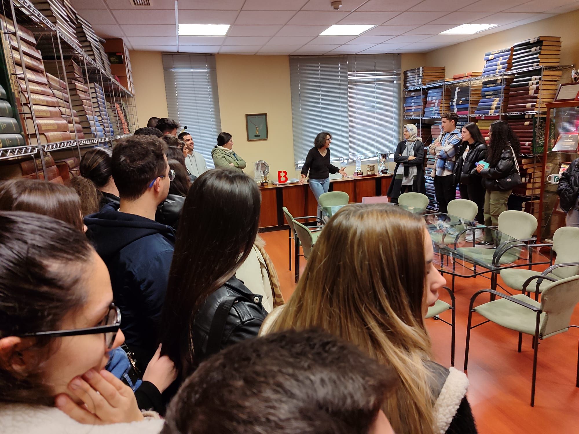 Galería | 40 alumnos del instituto Pedro de Valdivia conocen El Periódico Extremadura