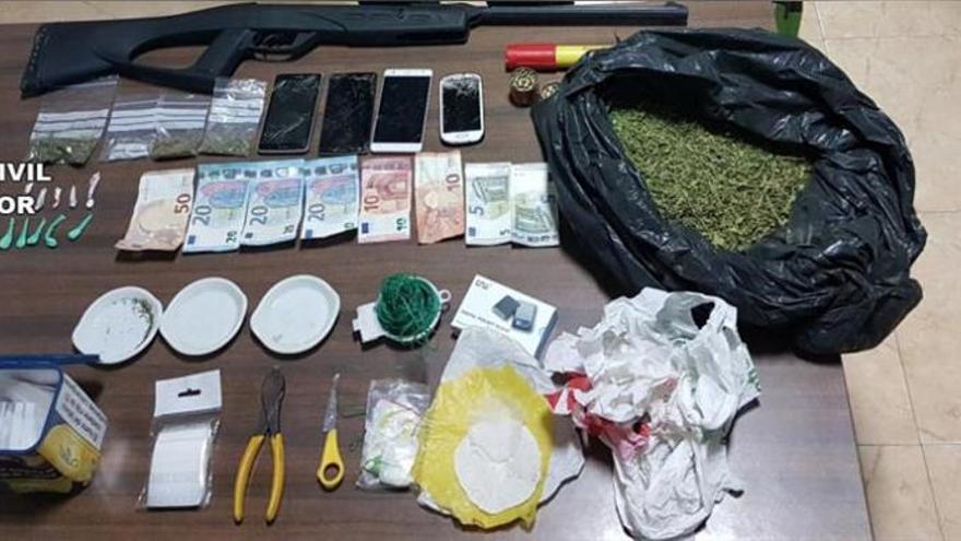 La Guardia Civil desmantela en Posadas un punto de venta de drogas en una cochera