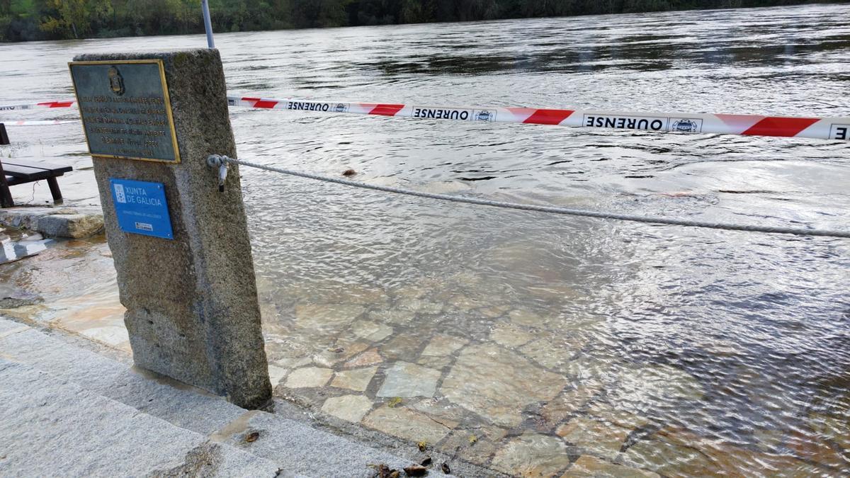 Área termal de Ourense inundada