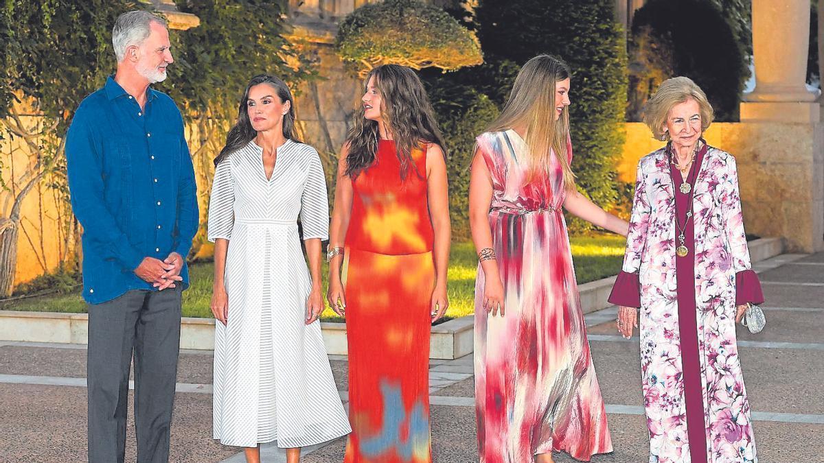 La Familia Real, el pasado martes durante la recepción a la sociedad civil balear en los jardines del Palacio de Marivent.