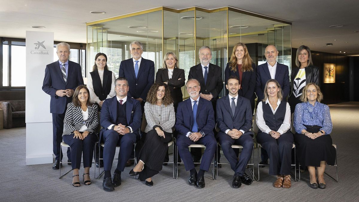Muniesa (CaixaBank) se reúne por primera vez como presidente con el comité consultivo de accionistas para exponer su visión sobre el futuro del banco