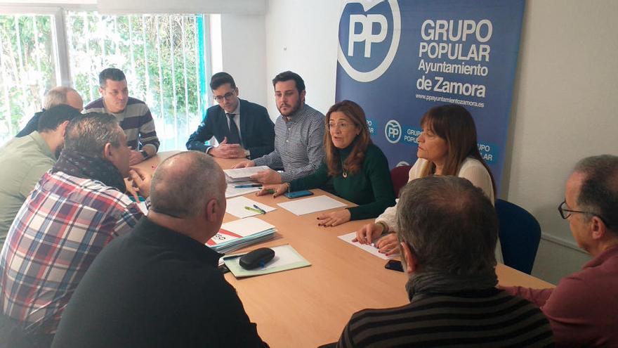 El PP alerta de una posible subida de la tasa de basuras con el nuevo contrato