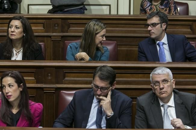 21/03/2017 POLÍTICA  debate de la nacionalidad celebrada en el parlamento de canarias con la intervención del presidente del gobierno Fernando Clavijo.la ex vicepresidenta Patricia Hernández siguiendo el debate