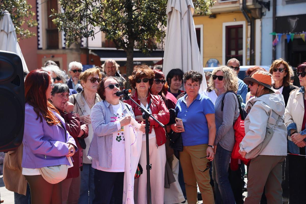 GIJÓN. Plaza del Lavaderu. Acto de homenaje a Rambal por el 50 aniversario de su asesinato GIJÓN. Plaza del Lavaderu. Acto de homenaje a Rambal por el 50 aniversario de su asesinato