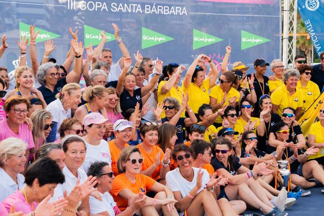 Las remeras del Real Club de Regatas vencieron al cáncer y conquistaron el mar