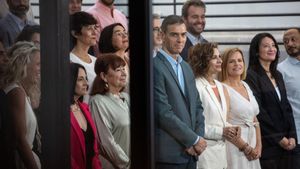 El presidente de Gobierno junto a María Jesús Montero, este lunes en un acto. 