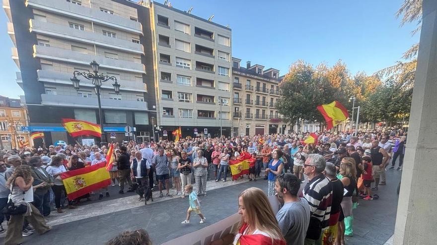 EN IMÁGENES: Así fue la concentración de apoyo a Ceuta en Pola de Siero