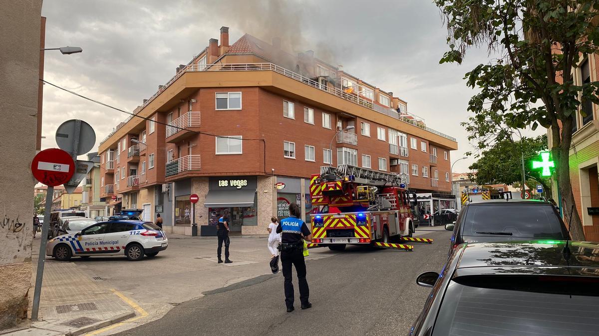 La Policía Municipal acordona la zona del incendio