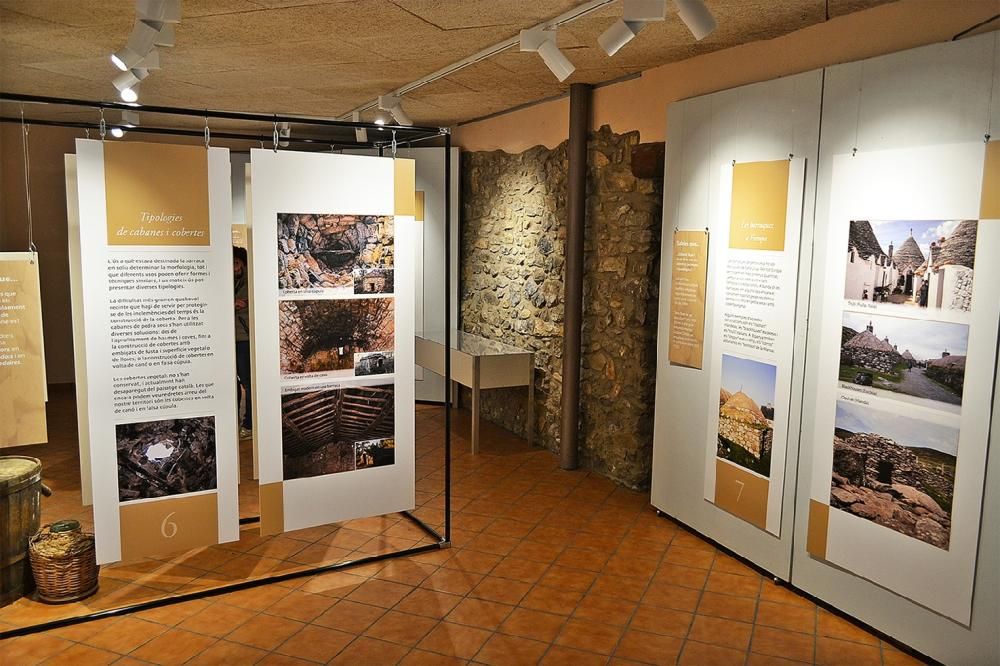 Exposició a Súria de construccions en pedra seca