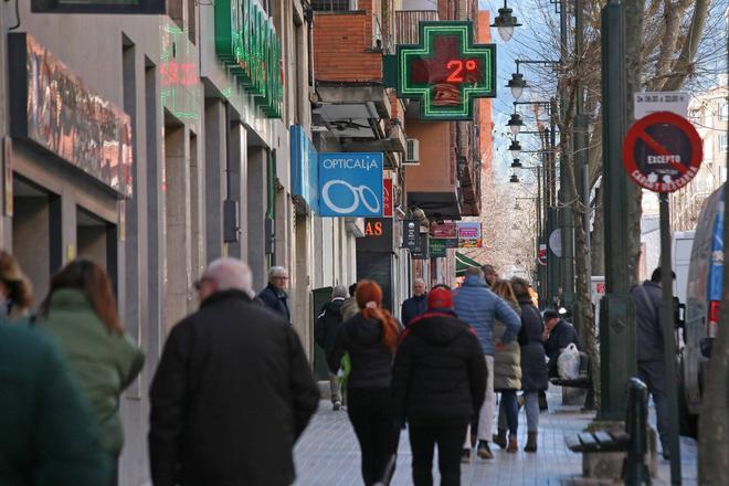 El frío intenso toma las calles de Alicante