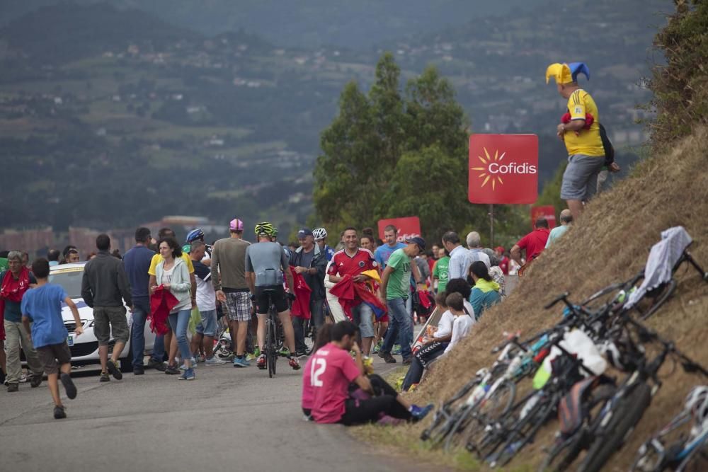 Ambientazo ciclista en el Naranco