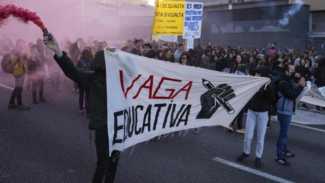 Protesta de professors a Barcelona el 20 de març passat. | ZOWY VOETEN