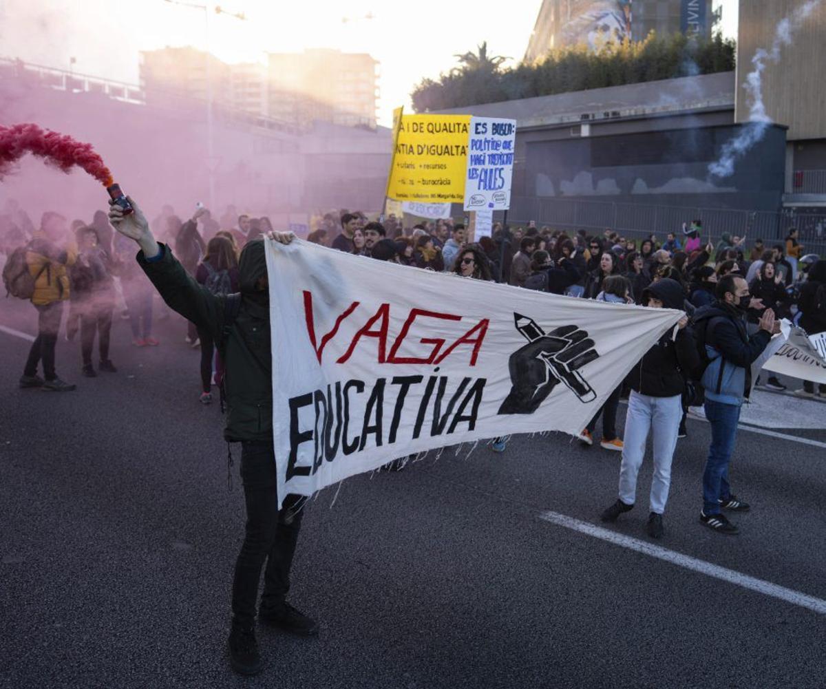Els professors tornen avui a la vaga sense un acord a la vista