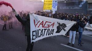 Els professors tornen avui a la vaga sense un acord a la vista