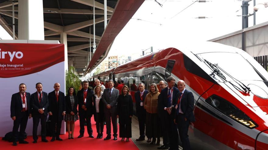 La ministra de Transportes: &quot;La competencia reduce precios y democratiza la alta velocidad&quot;