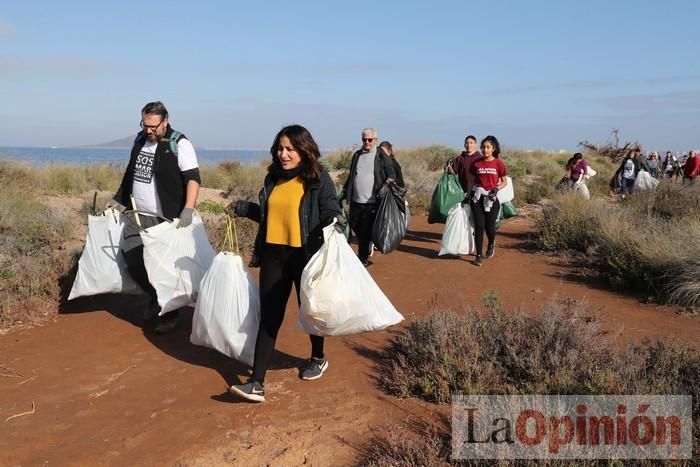 SOS Mar Menor retira dos toneladas de basura