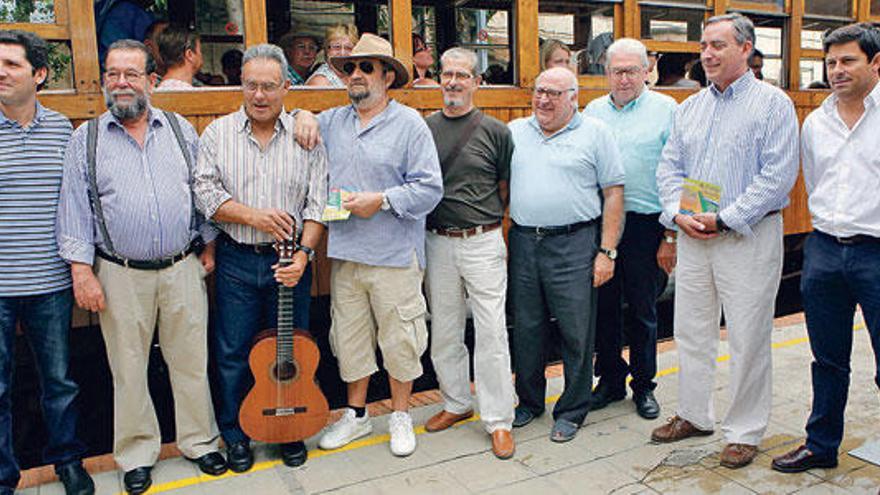 La Trobada se presentó ayer en la estación del tren de Sóller.