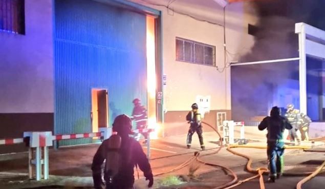 Incendio en naves de Santa Cruz de Tenerife