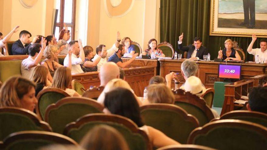 Castelló aprueba una subida de sueldos del 50% para el equipo de Gobierno