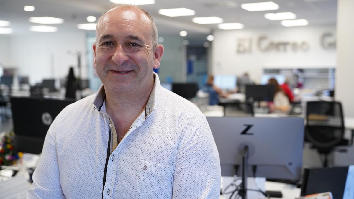 Manuel Ángel Leis, alcalde de Negreira, na redacción de EL CORREO GALLEGO