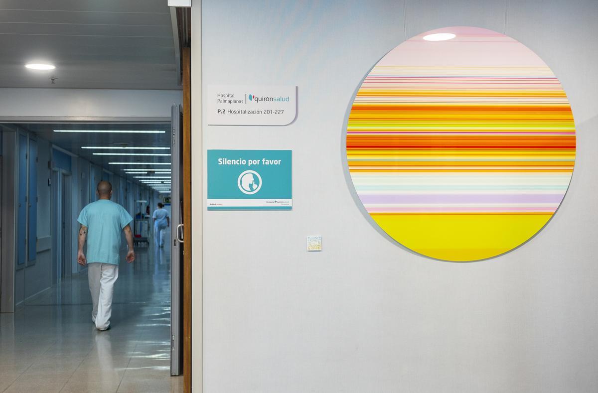 El Hospital Quirónsalud Palmaplanas se llena de luz, color, fotografías, collages y dibujos